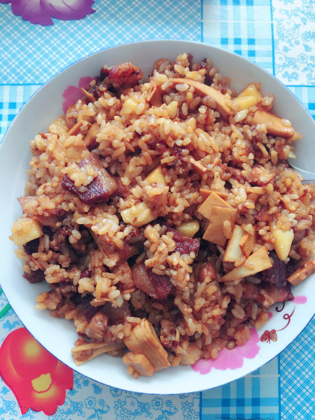 红烧酸甜肉米饭