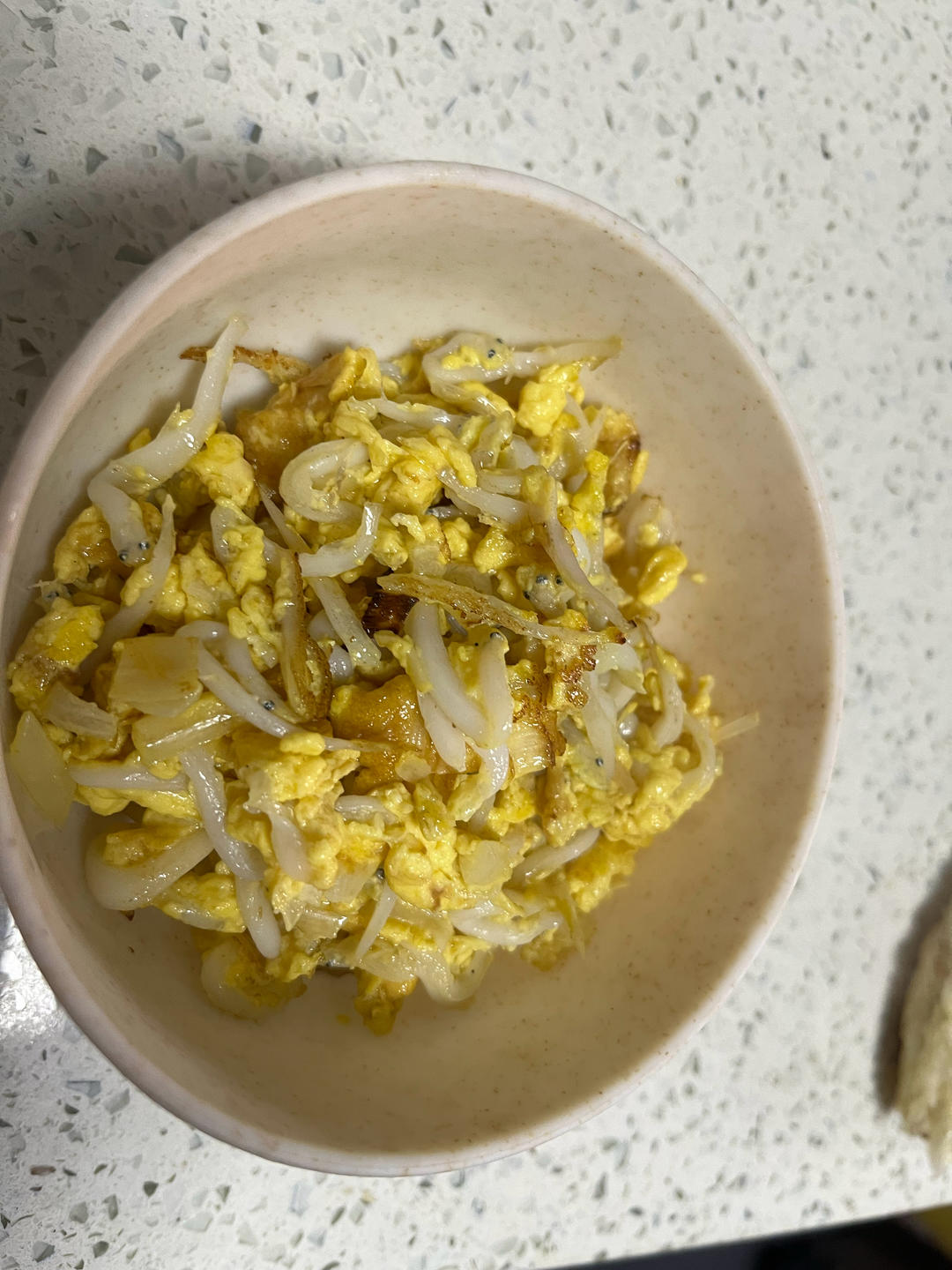 宝妈必学—小银鱼炒蛋—宝宝补钙辅食