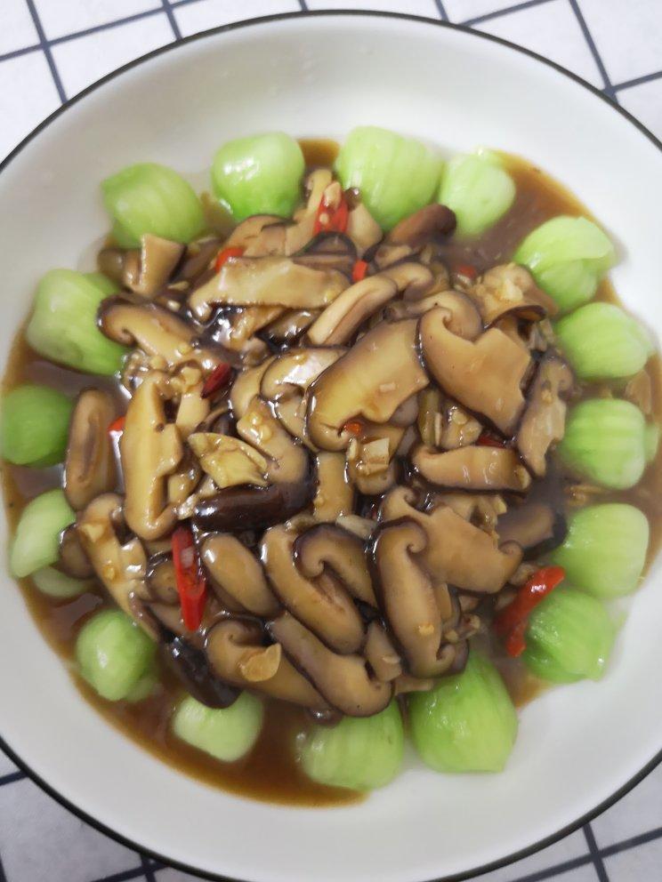 香菇炒油菜，好看又好吃