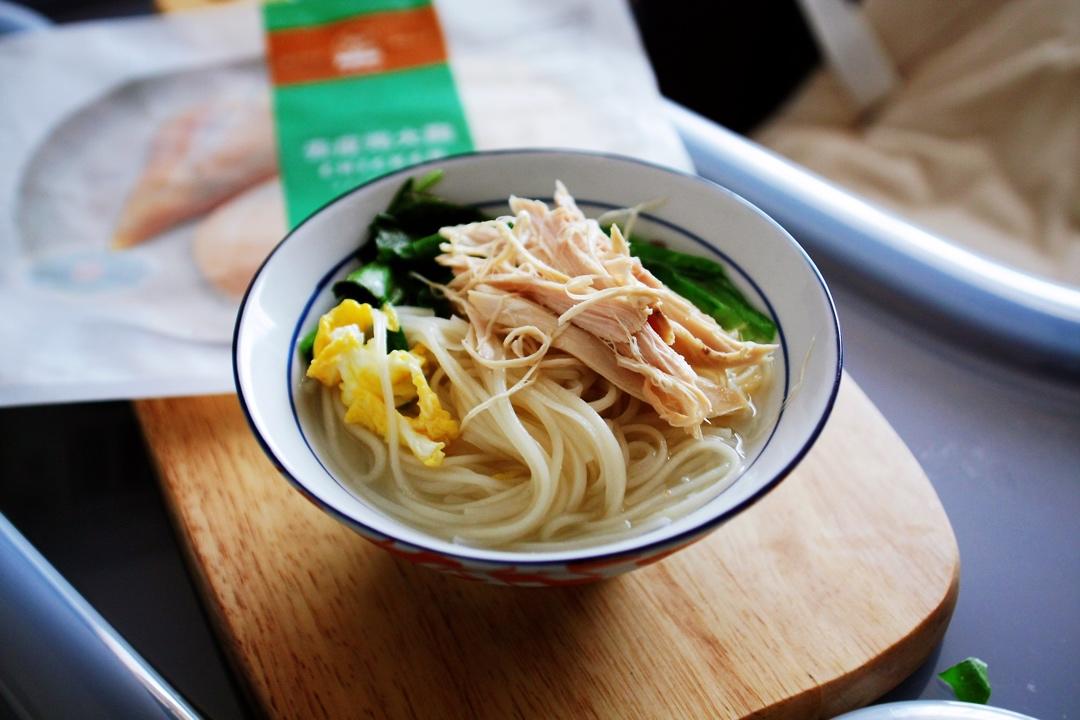 童子鸡鸡丝面汤
