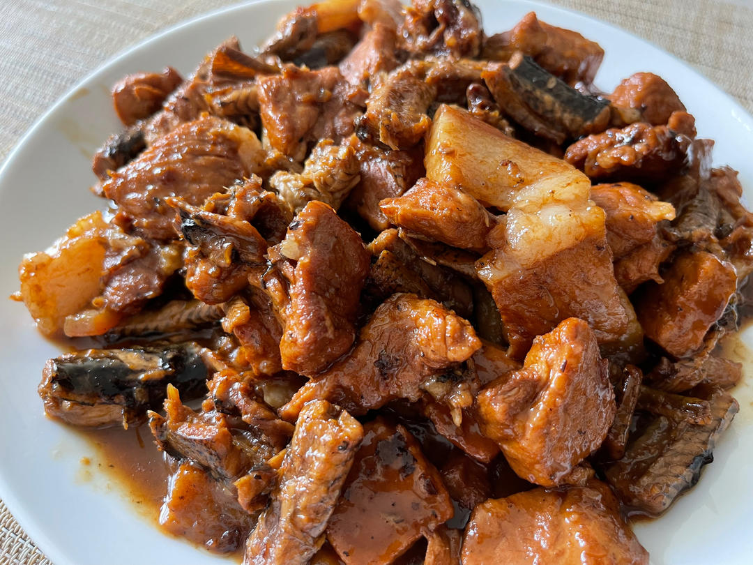 黄鳝烧红烧肉
