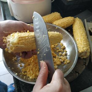 玉米羹的做法 步骤2