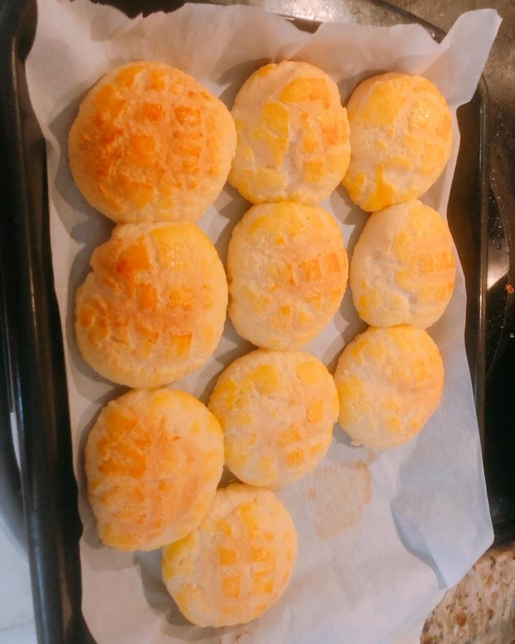 好吃到炸裂的港式菠萝包（附带制作酥皮的小视频）