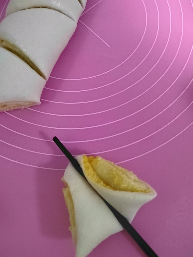 早餐椰蓉小花卷的做法 步骤11