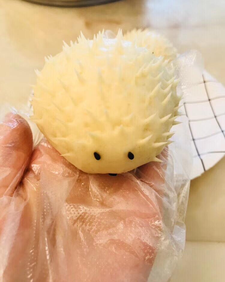 辛德瑞拉私房甜品烘焙做的小刺猬馒头