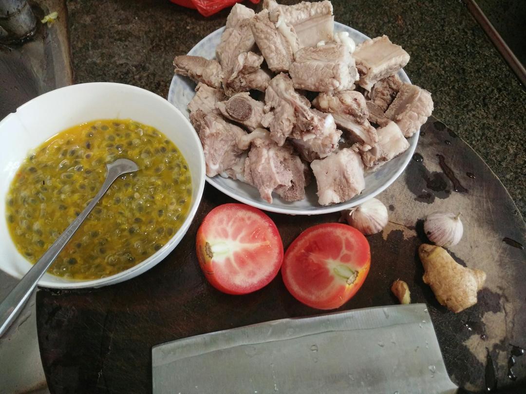 酸甜百香果焖排骨