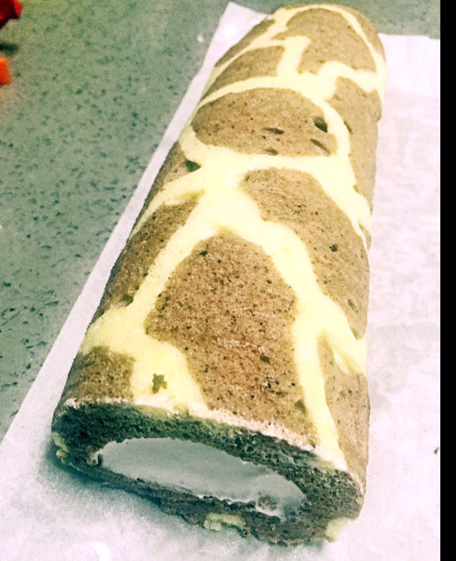 可可奶油波点蛋糕卷