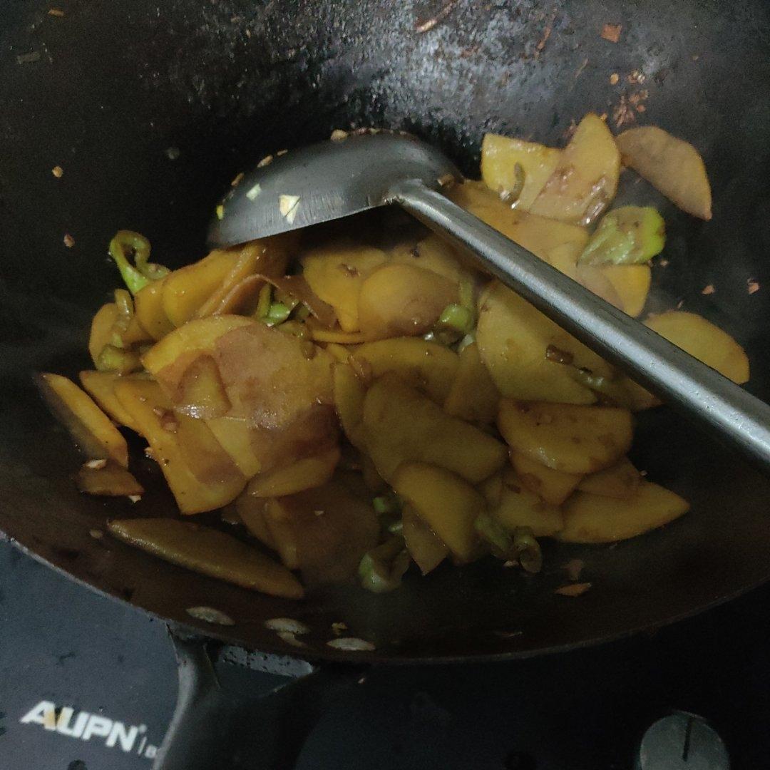 比肉都好吃的青椒炒土豆片😋简单又美味❗️