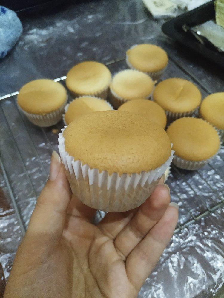 不回缩不开裂戚风纸杯蛋糕