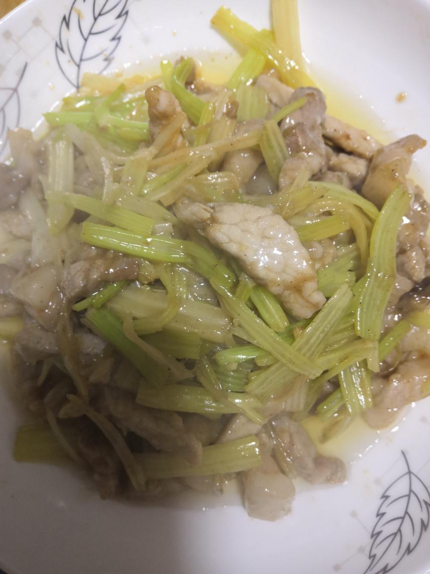 芹菜炒肉条的做法