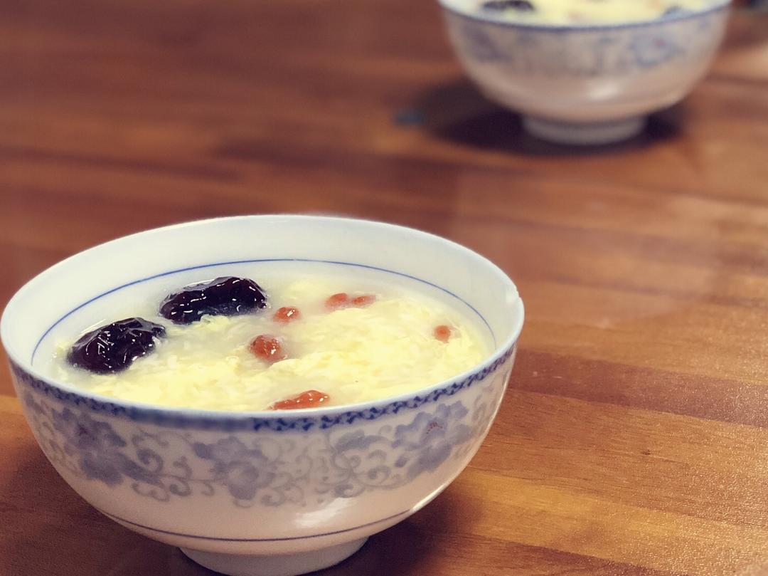 枸杞红枣酒酿蛋