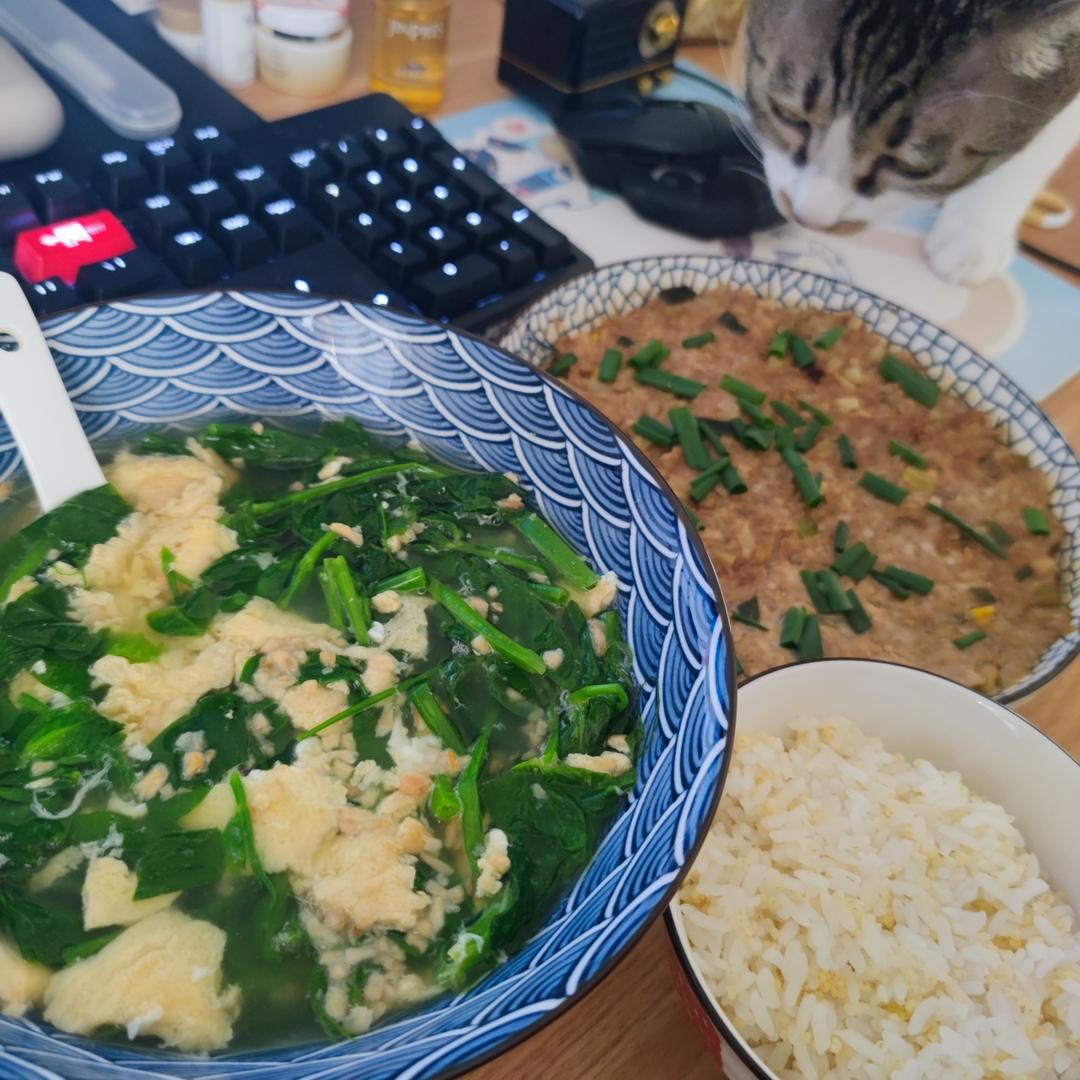豌豆尖煎蛋汤