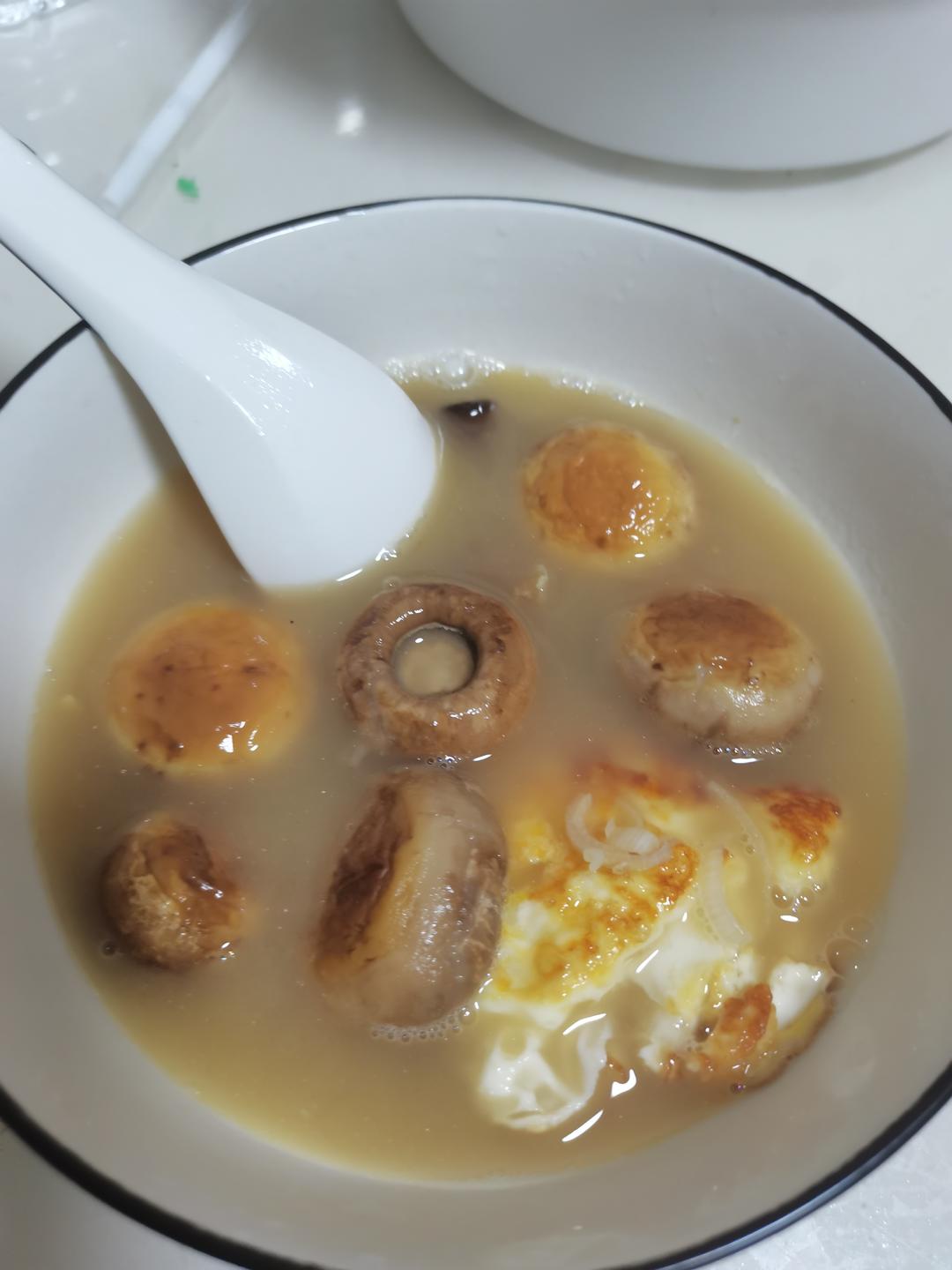 口蘑煎蛋汤