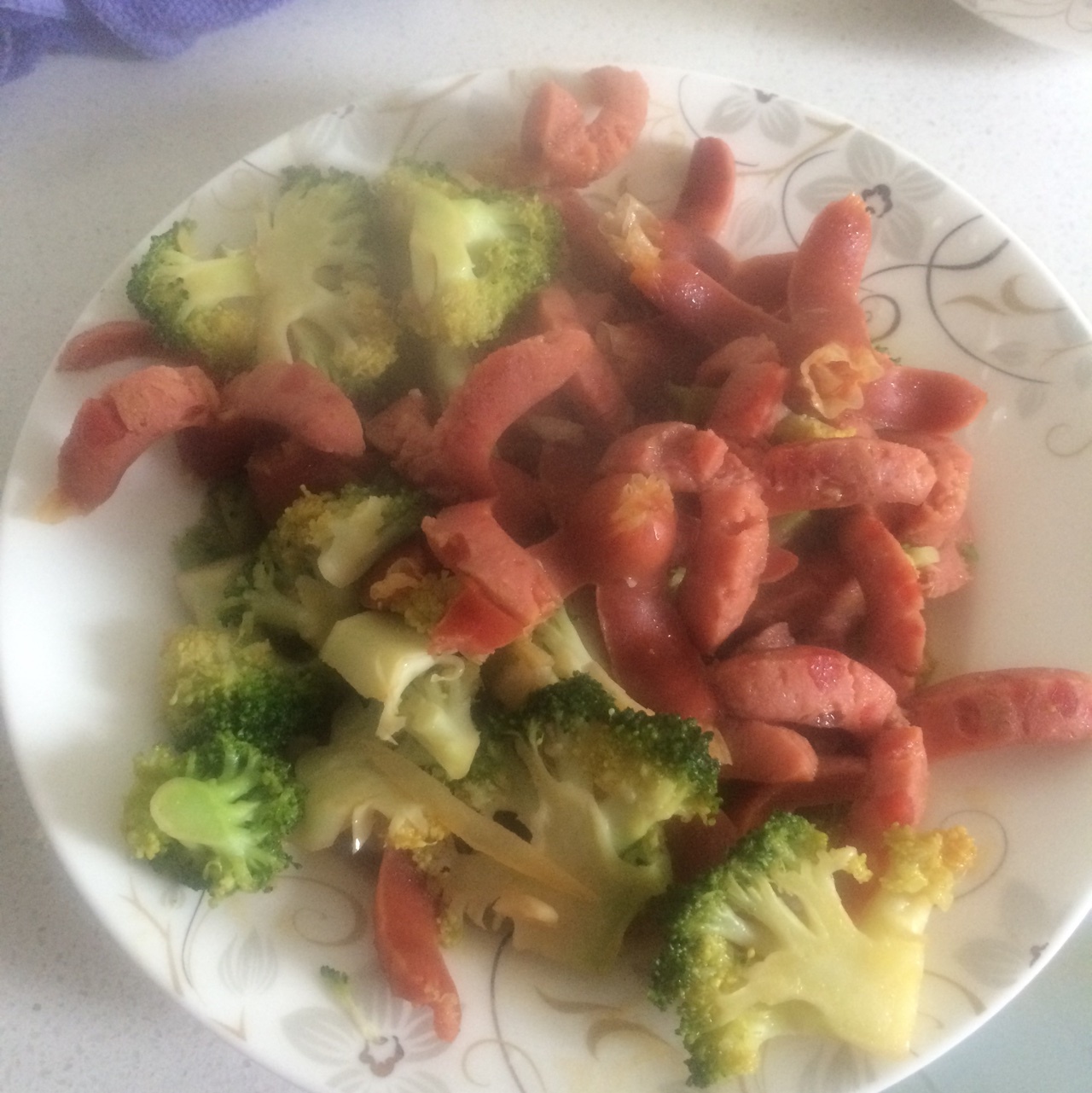 蒜香西兰花炒脆皮肠