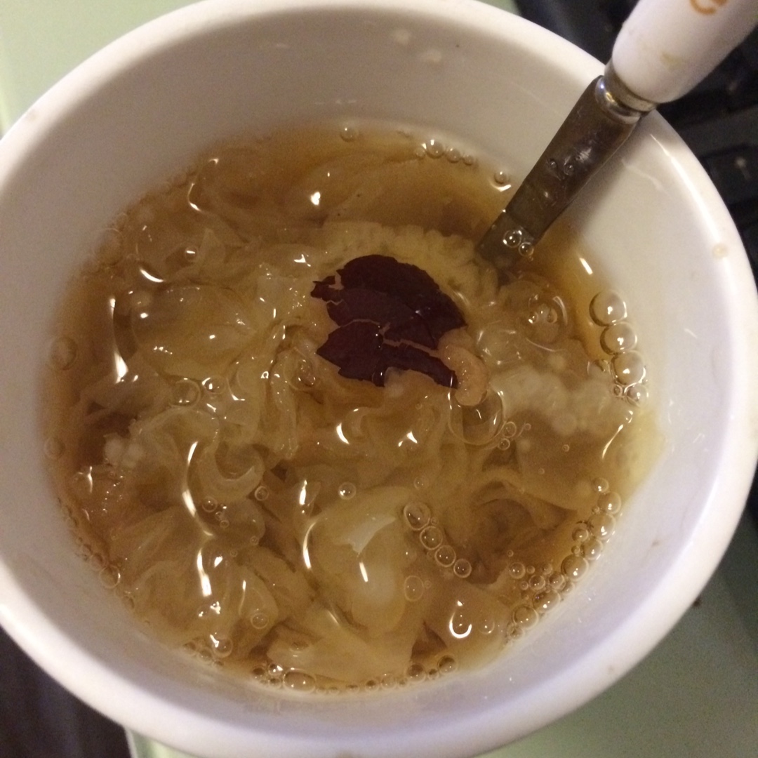 皂角米红枣银耳羹