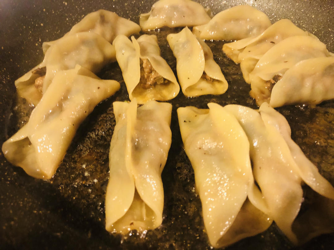三鲜锅贴