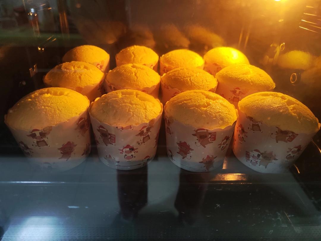 纸杯蛋糕 8寸戚风蛋糕的量