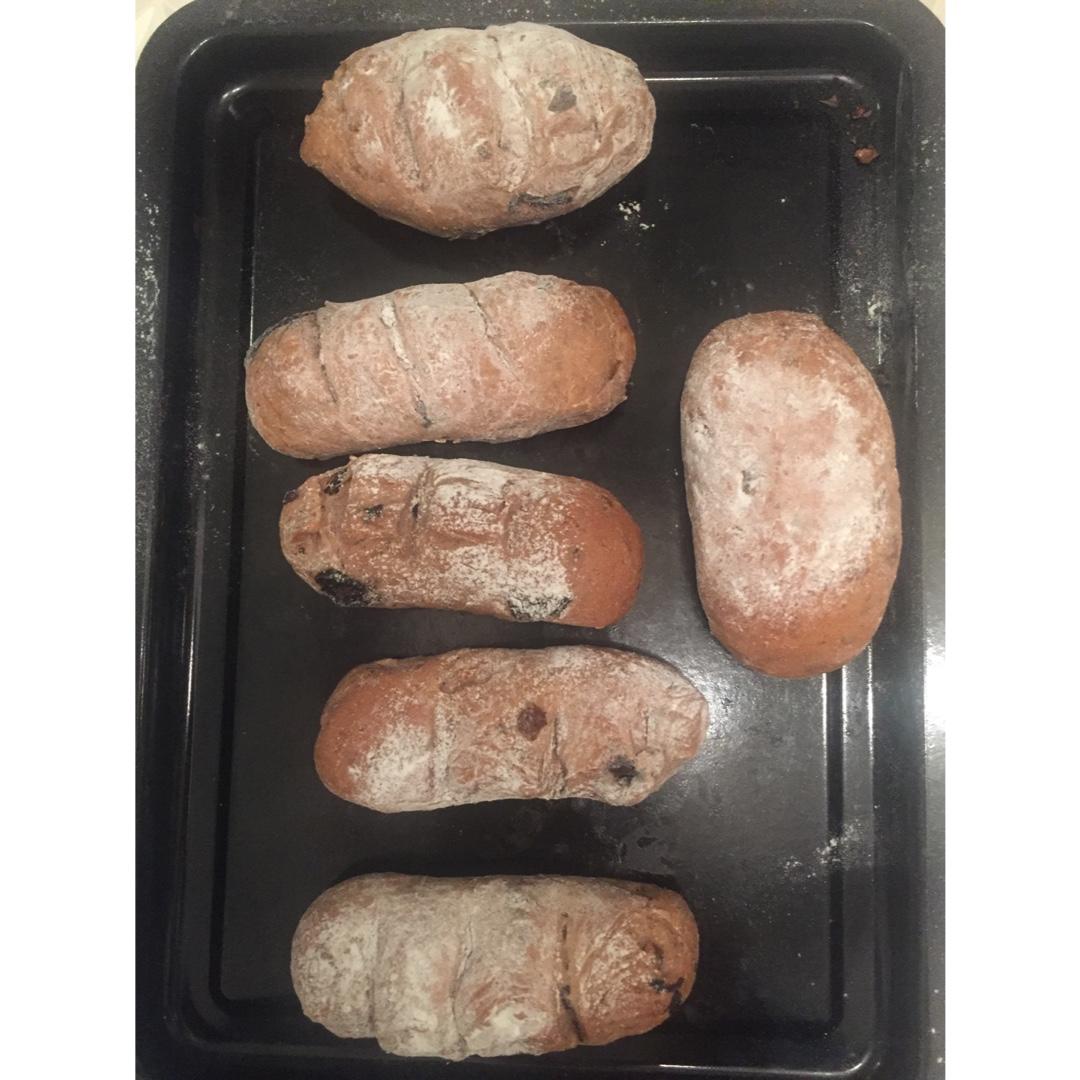 全麦葡萄干面包