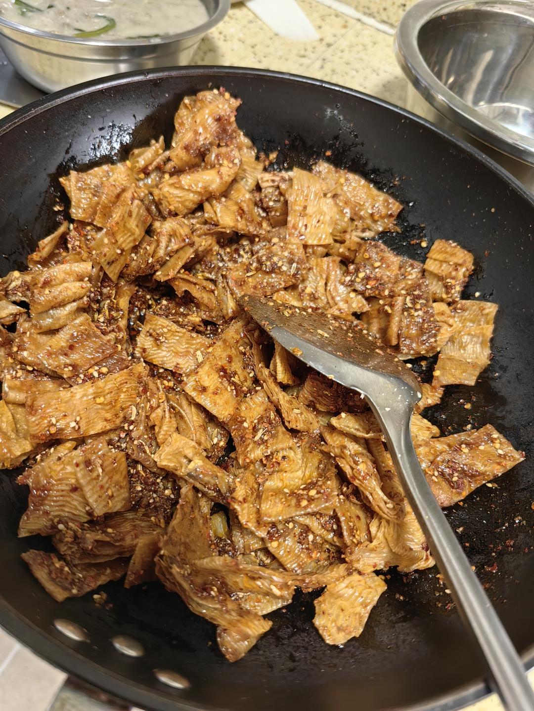 炒鸡好吃的自制辣条