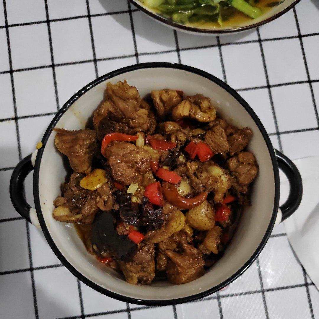 传统正宗的啤酒鸭配方和做法，鲜嫩香浓，只需炒千万不要焯水