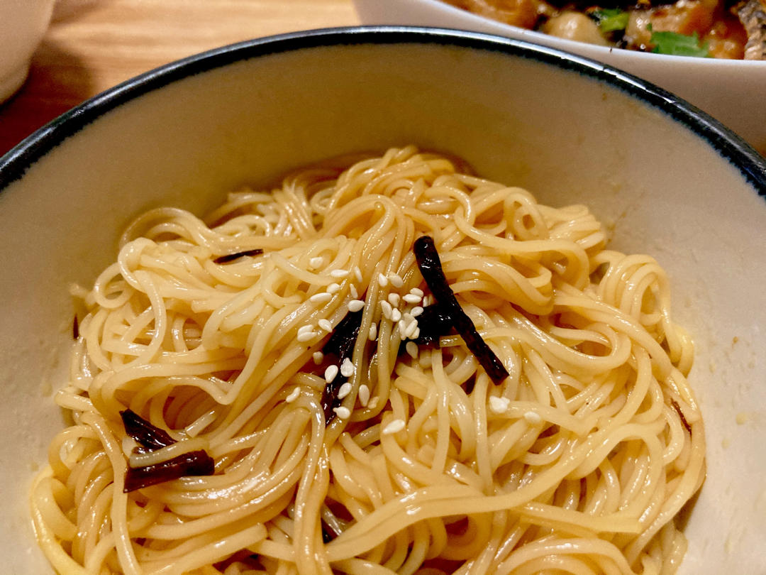 10分钟搞定的一碗葱油拌面