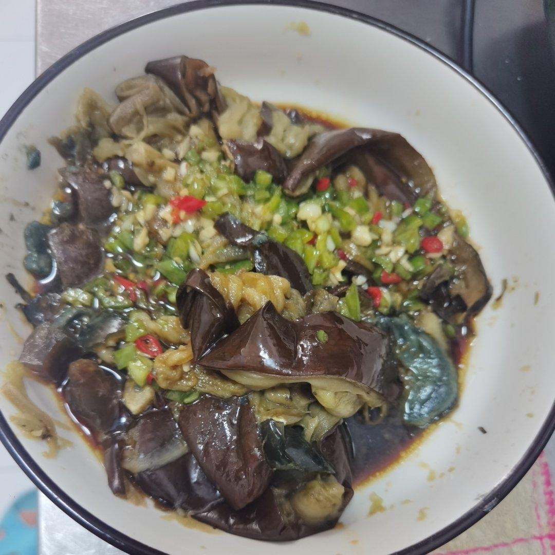 擂辣椒皮蛋茄子