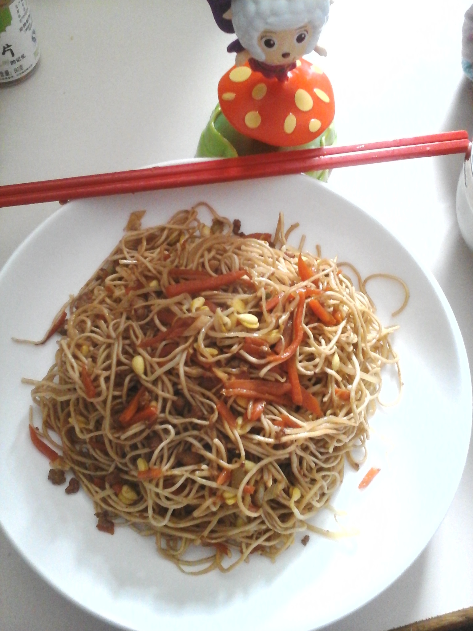 小豆芽肉末卤面条