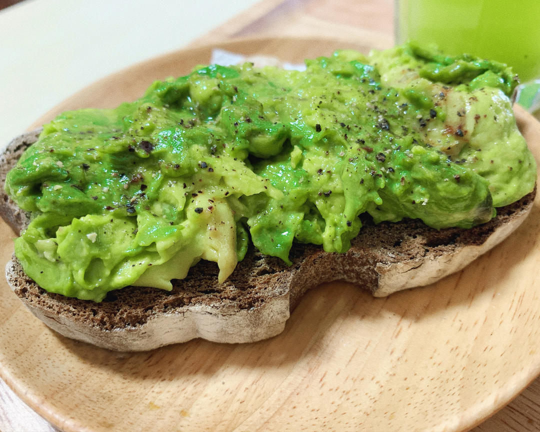 早餐:牛油果全麦简单三明治219Kcal的做法