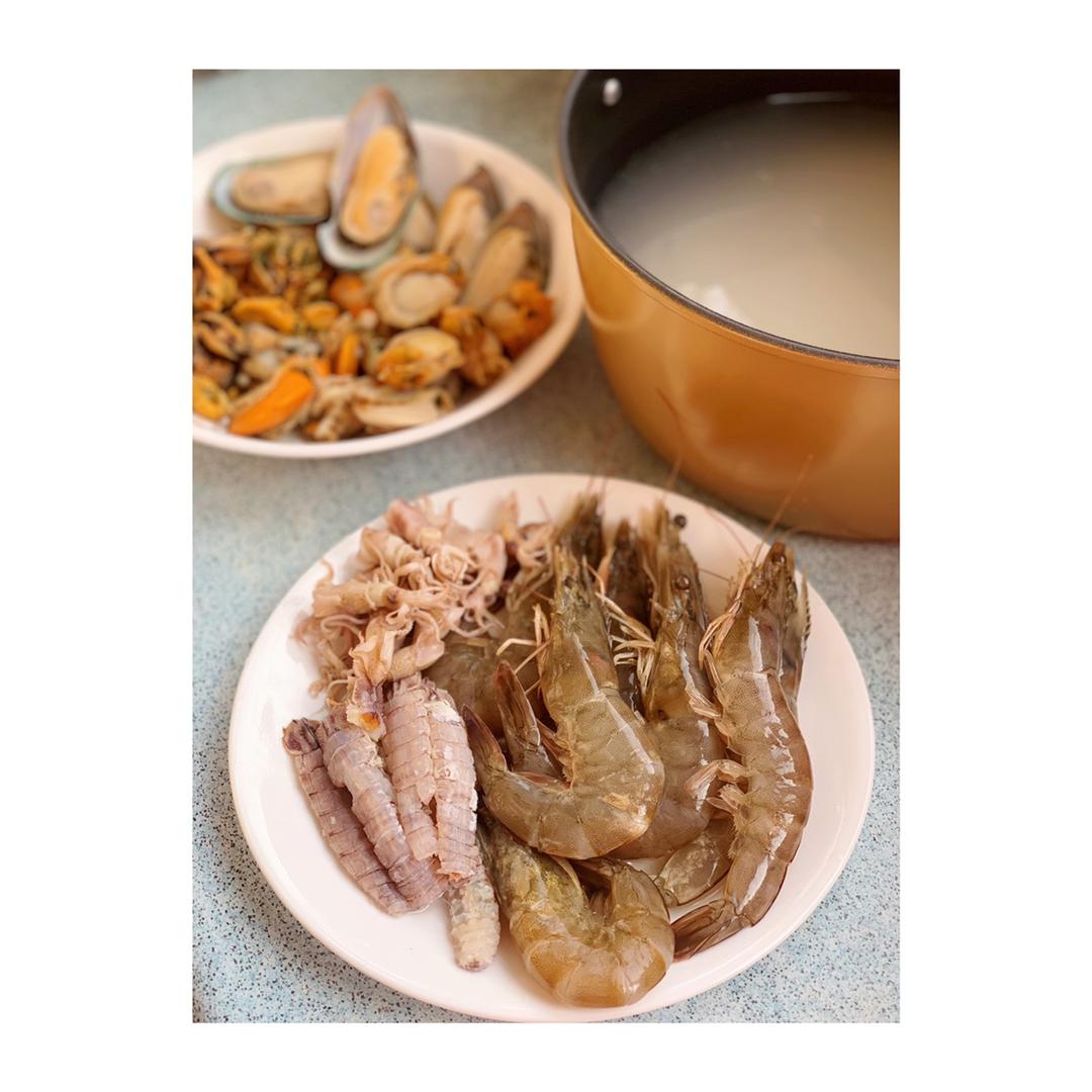 喝一碗不够的海鲜粥