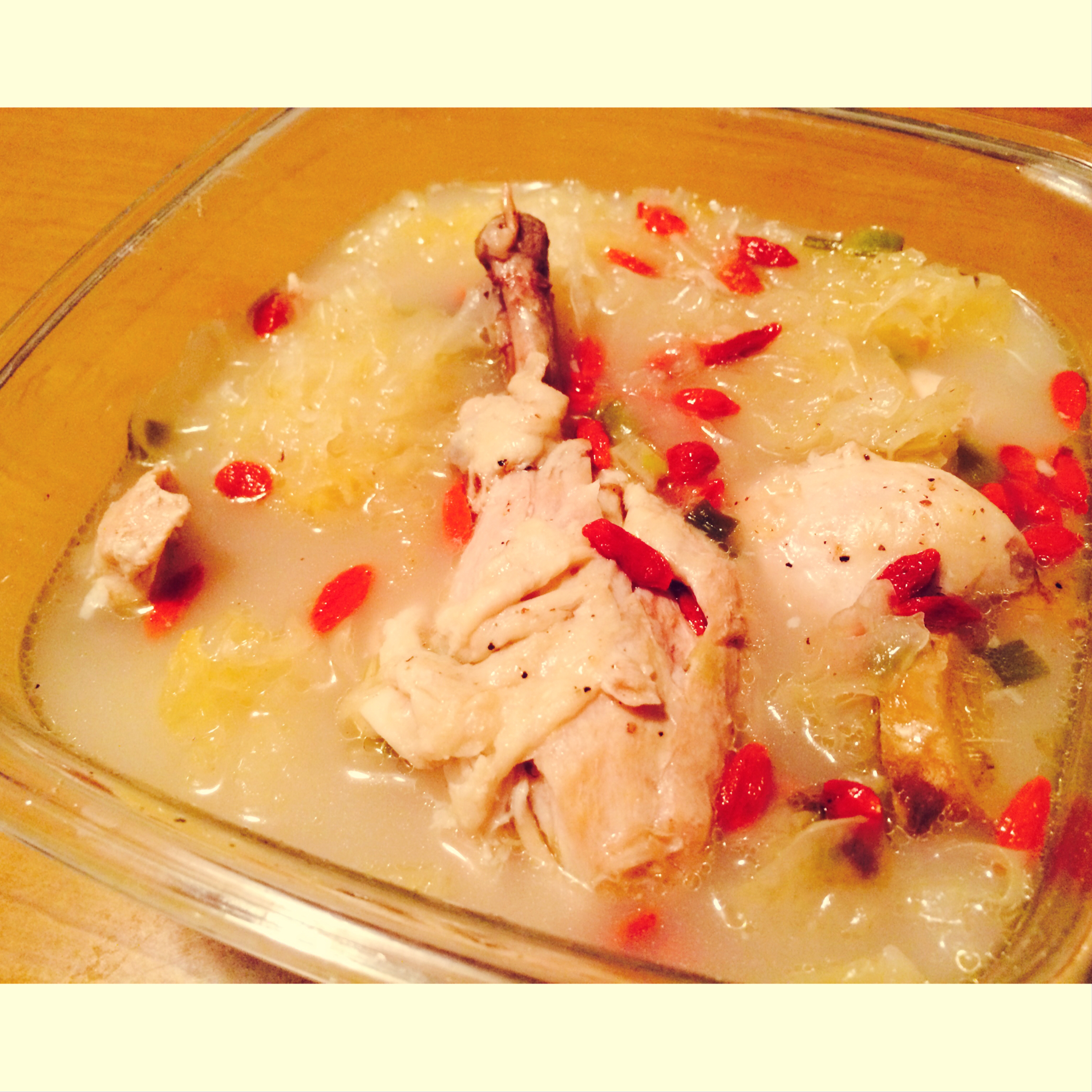 银耳枸杞母鸡汤