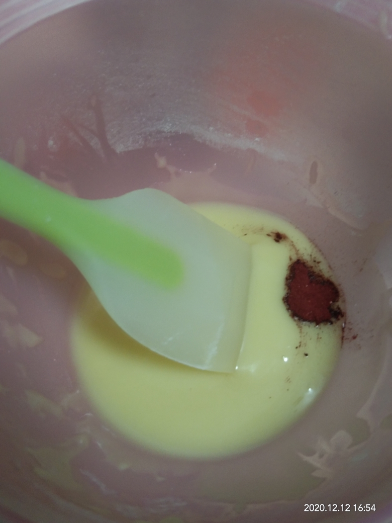 红丝绒奶油草莓大泡芙（无黄油版）的做法 步骤1
