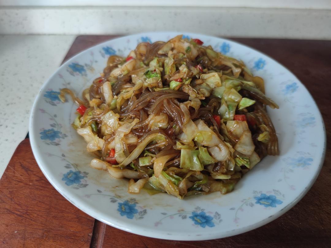 最近爱吃粉丝粉条～包菜炒粉丝