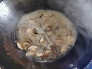 香菇肉片汤的做法 步骤6