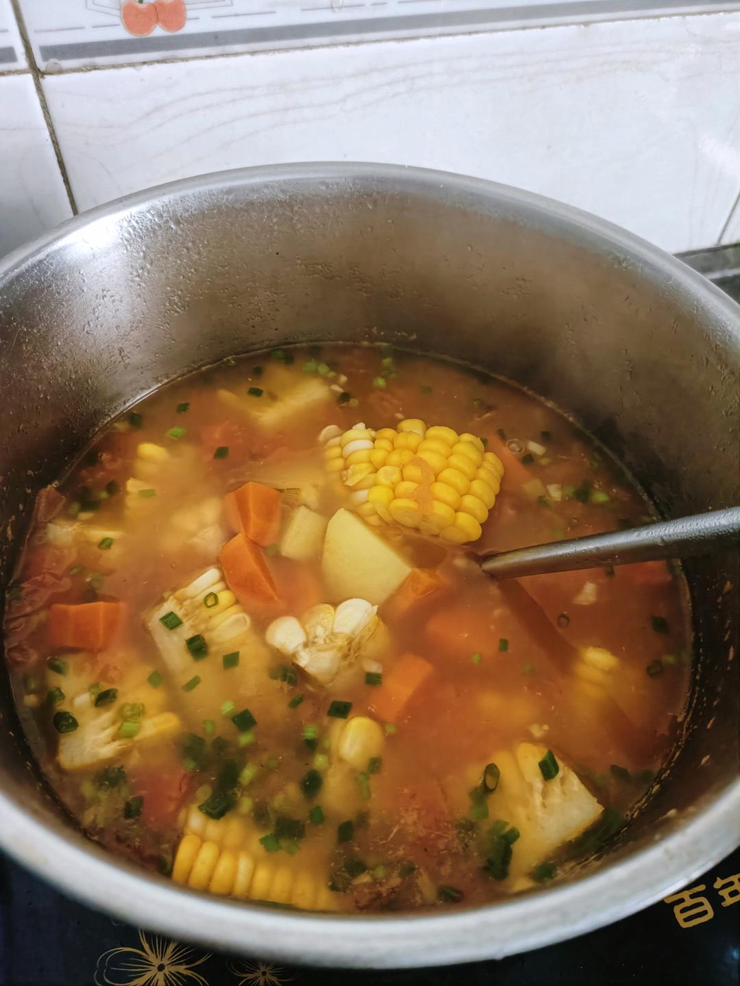 土豆胡萝卜玉米养生汤