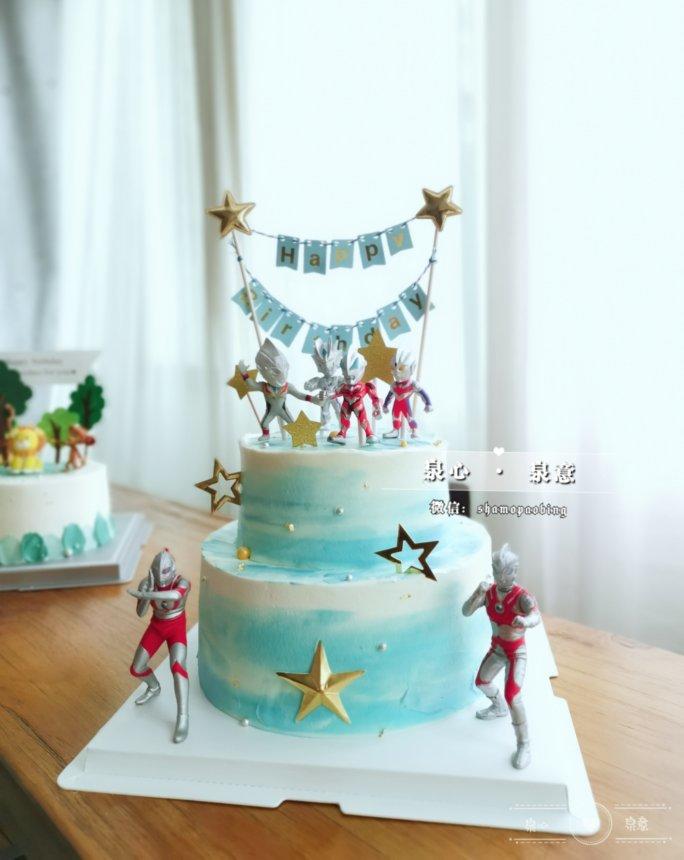 磕蛋糕的日子里……