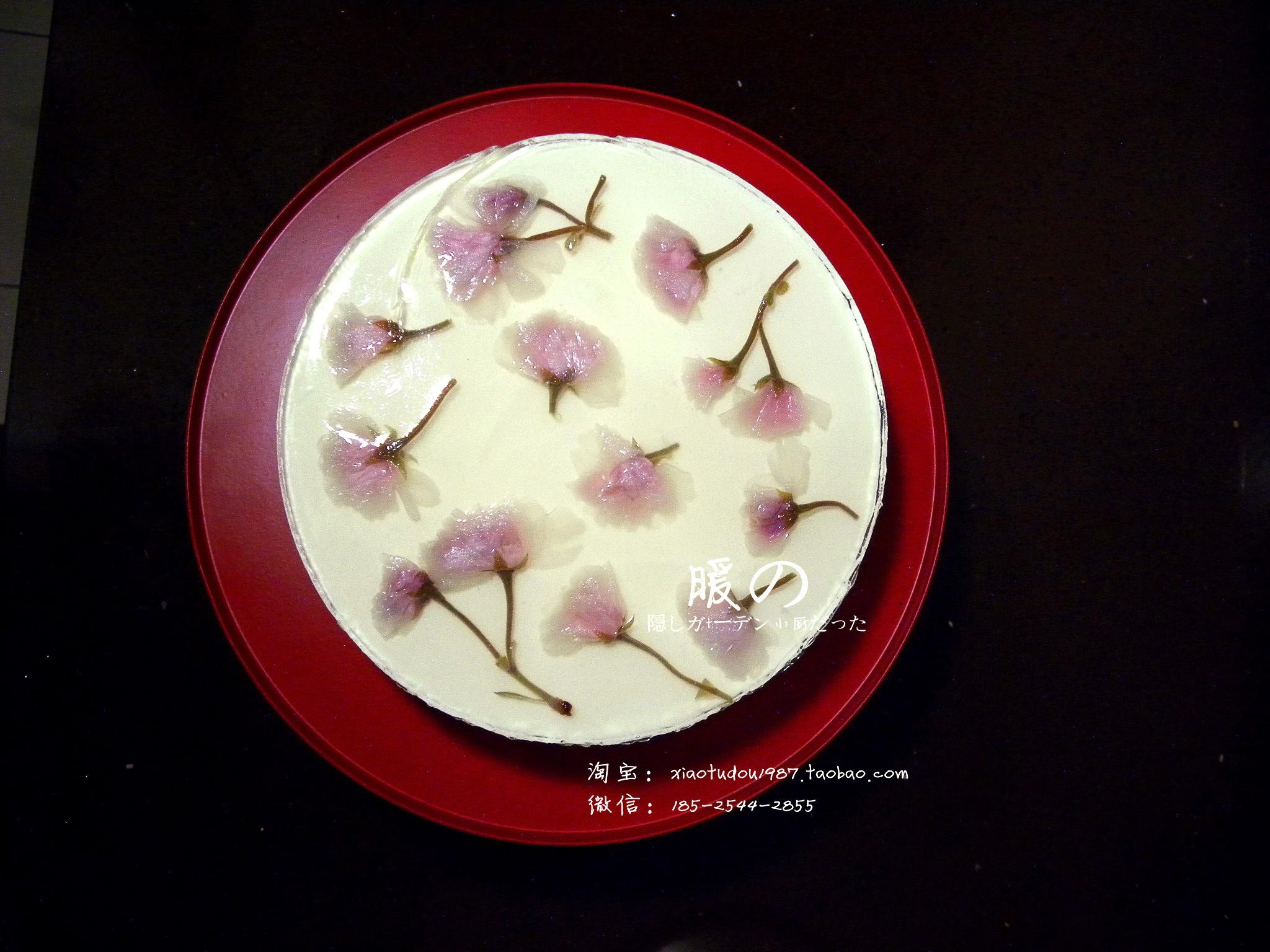石榴夫妇的樱花蛋糕——简单易学的浪漫慕斯蛋糕，快来和暖小厨一起做起来吧！的做法
