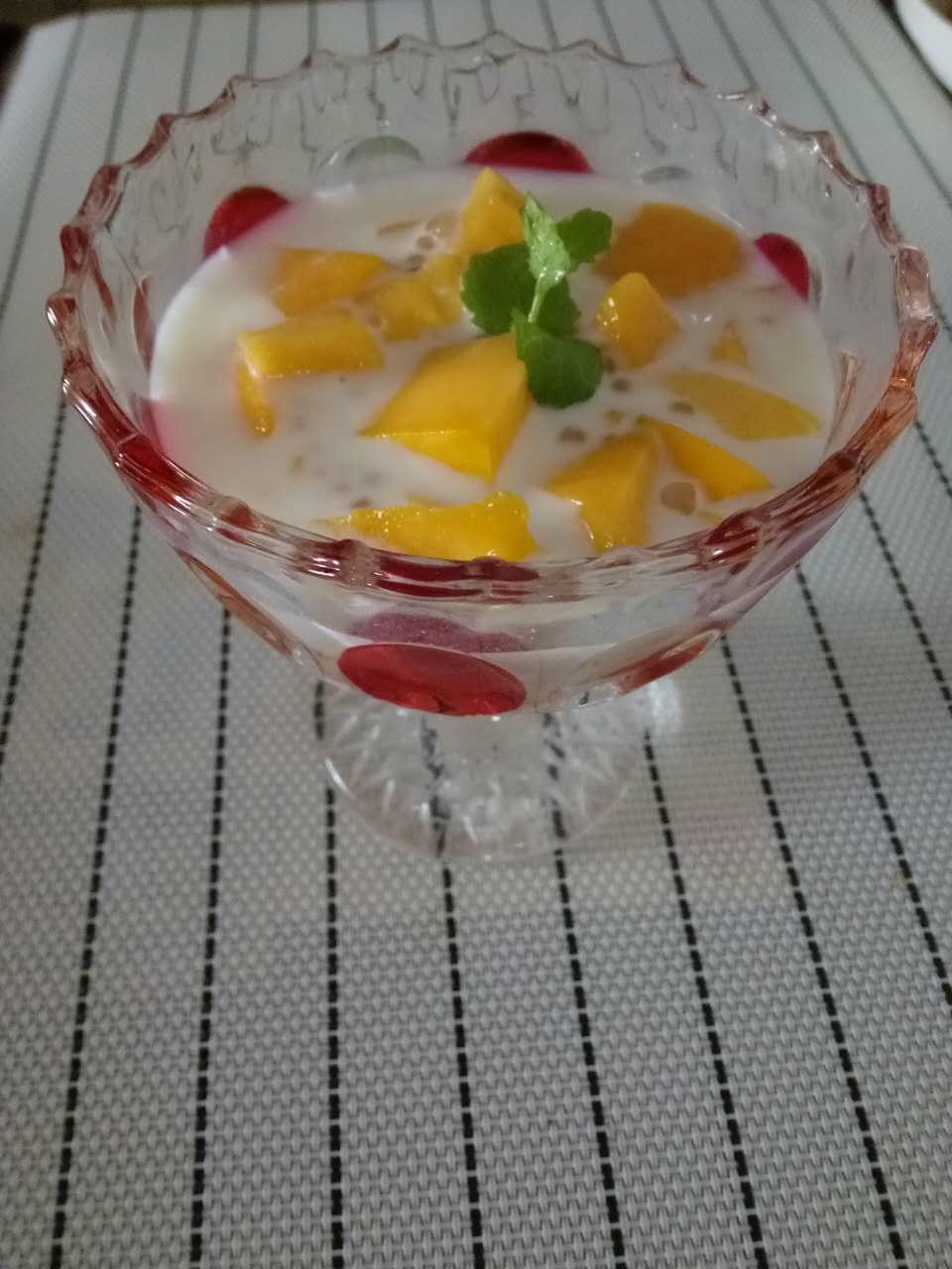 芒果椰汁西米露