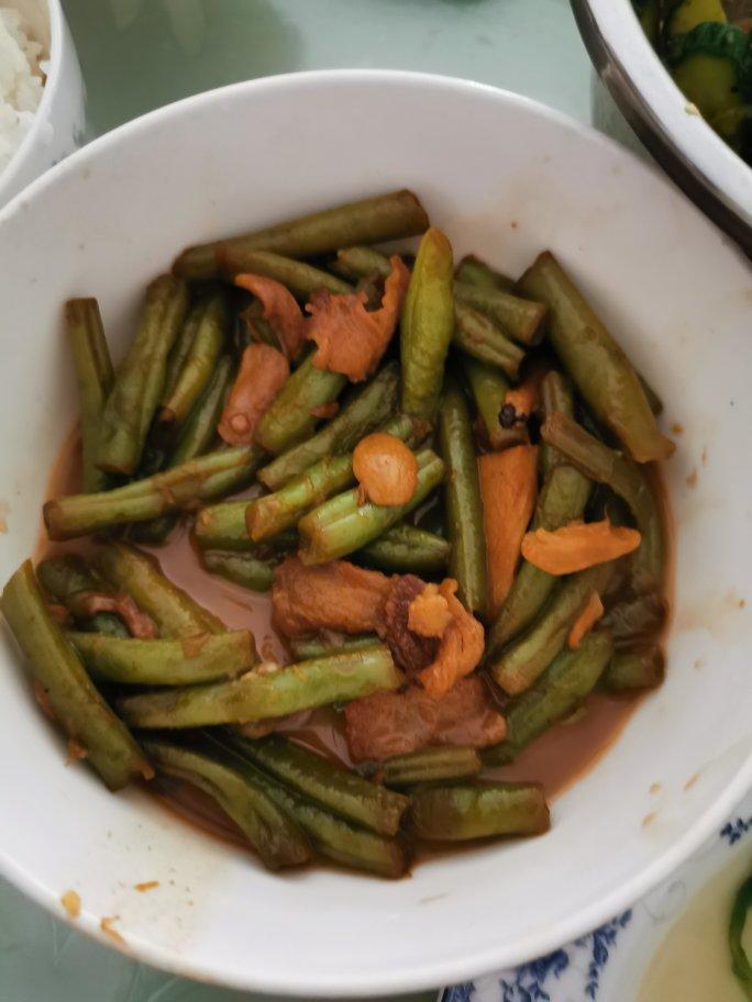 东北五花肉炖豆角