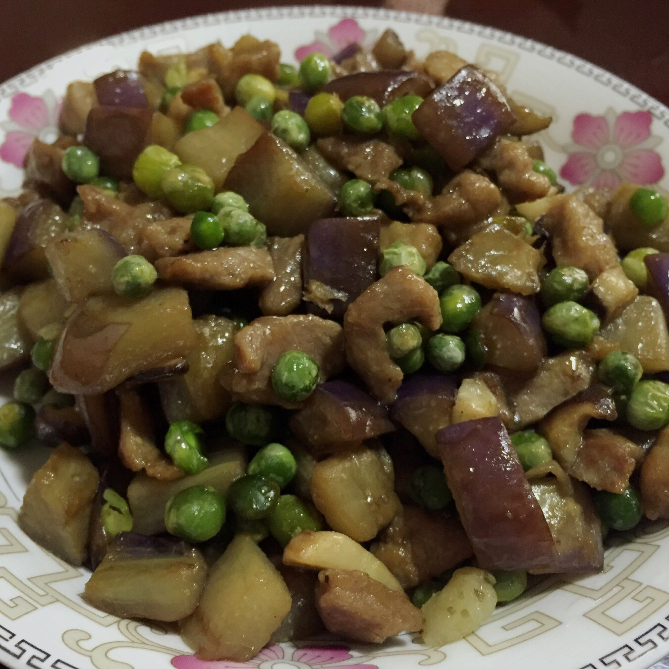 毛豆肉丁炒茄子