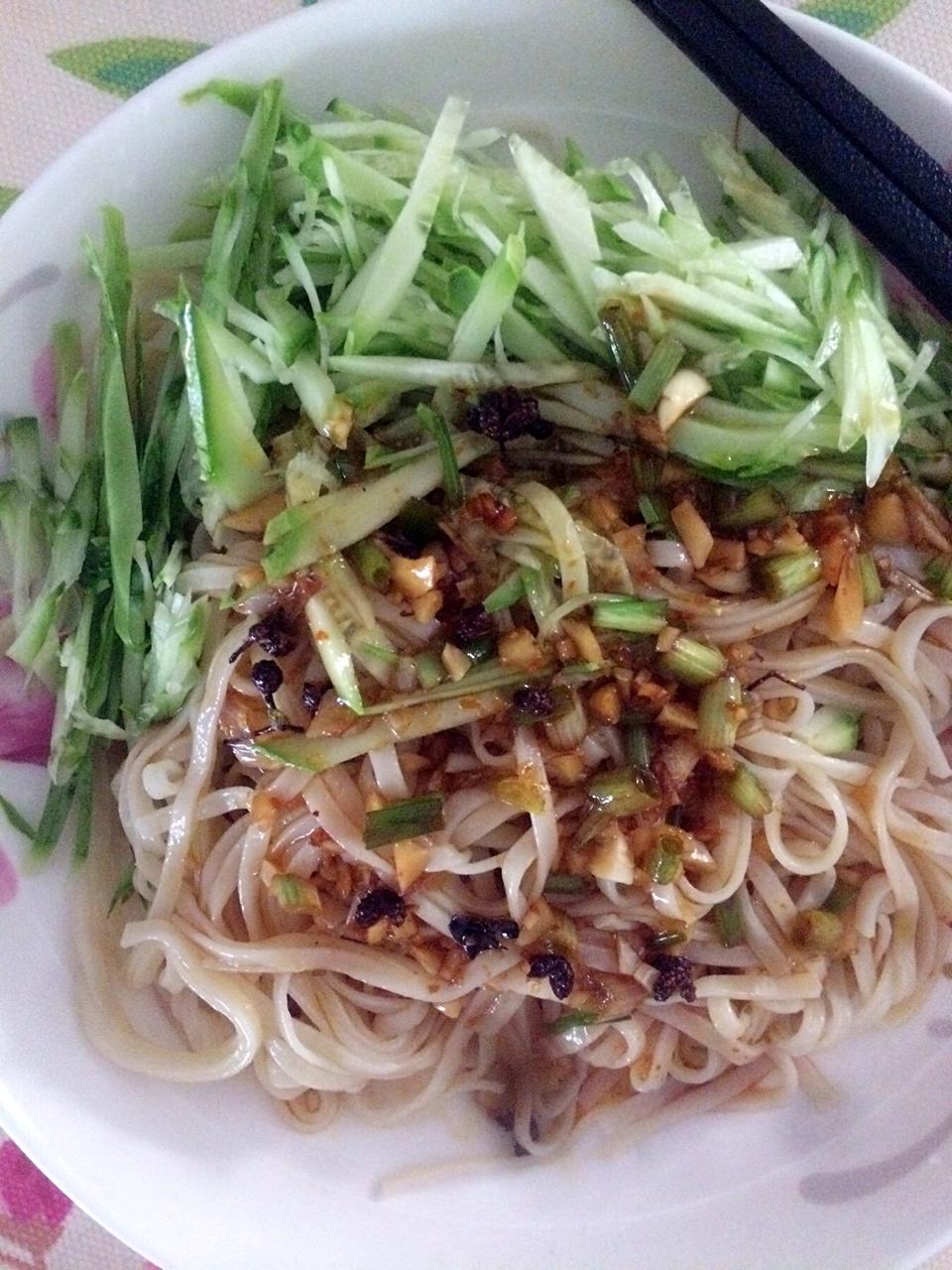 姥姥的爽口凉面！（干拌挂面）