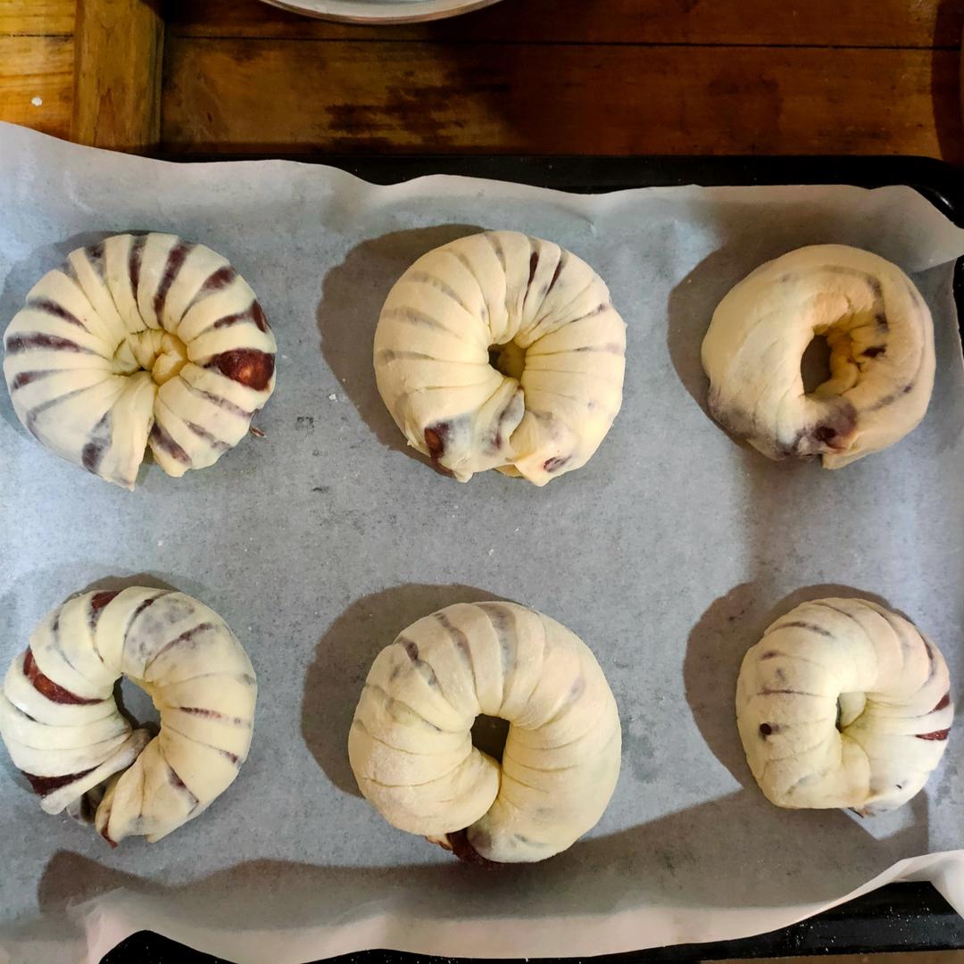 一次发酵❗️松软香甜的红豆沙面包圈㊙️