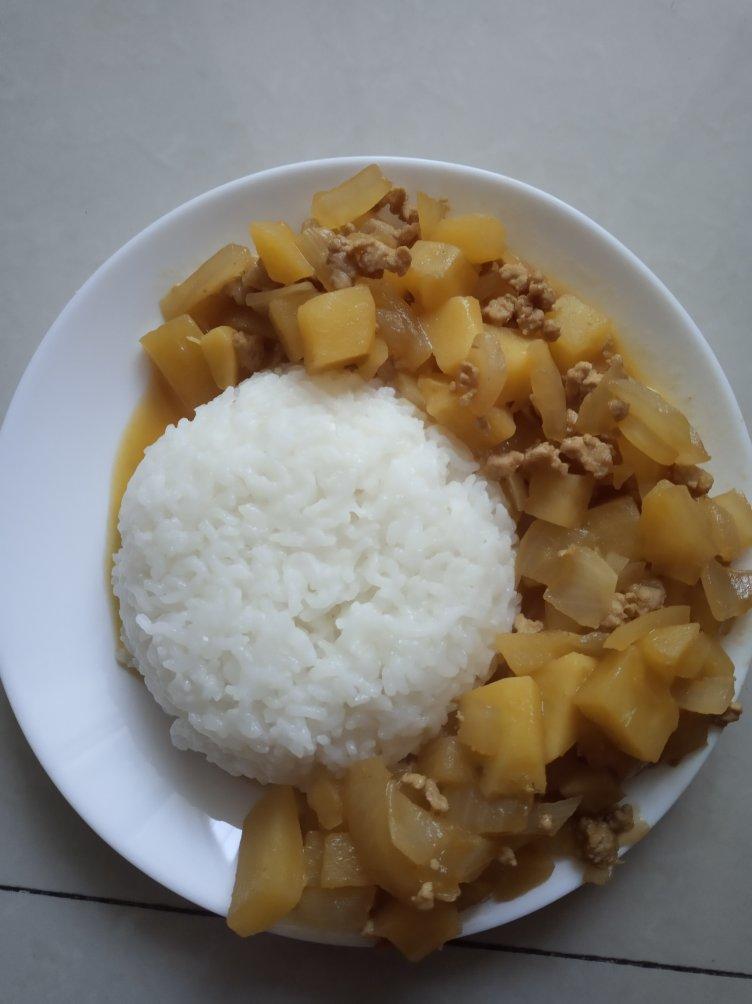 肉末土豆浇饭