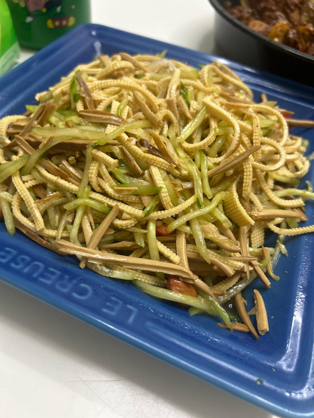 凉拌豆腐干(凉拌菜通用，宝贝儿子“念念不忘”之二,他喜欢的“微微辣”级别)