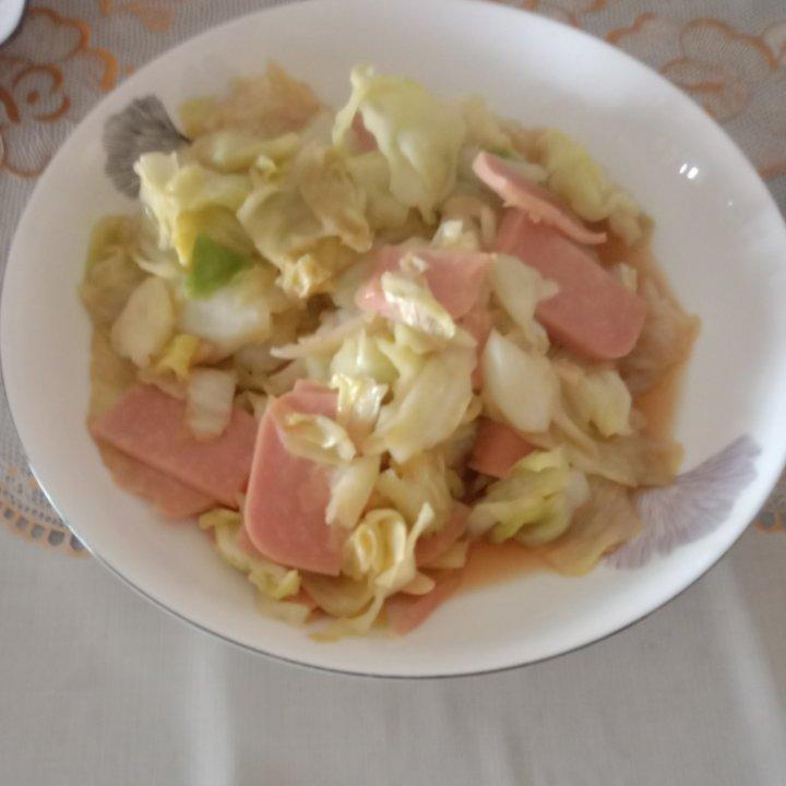圆包菜炒火腿