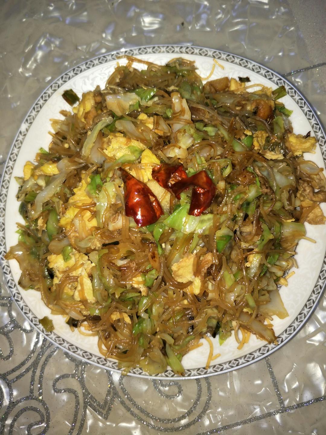 包菜粉丝炒鸡蛋