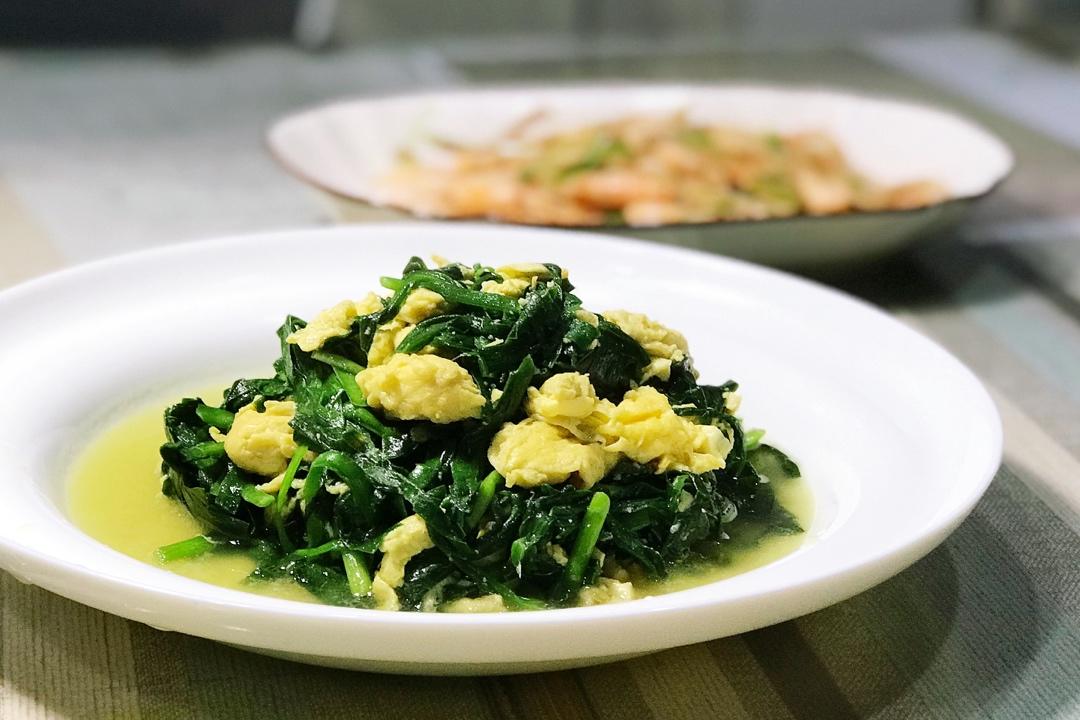 简易版韭菜炒鸡蛋（鸡蛋味道非常鲜嫩）