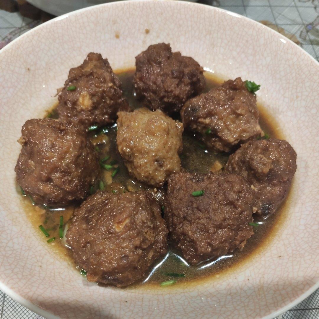 红烧狮子头（四喜丸子）