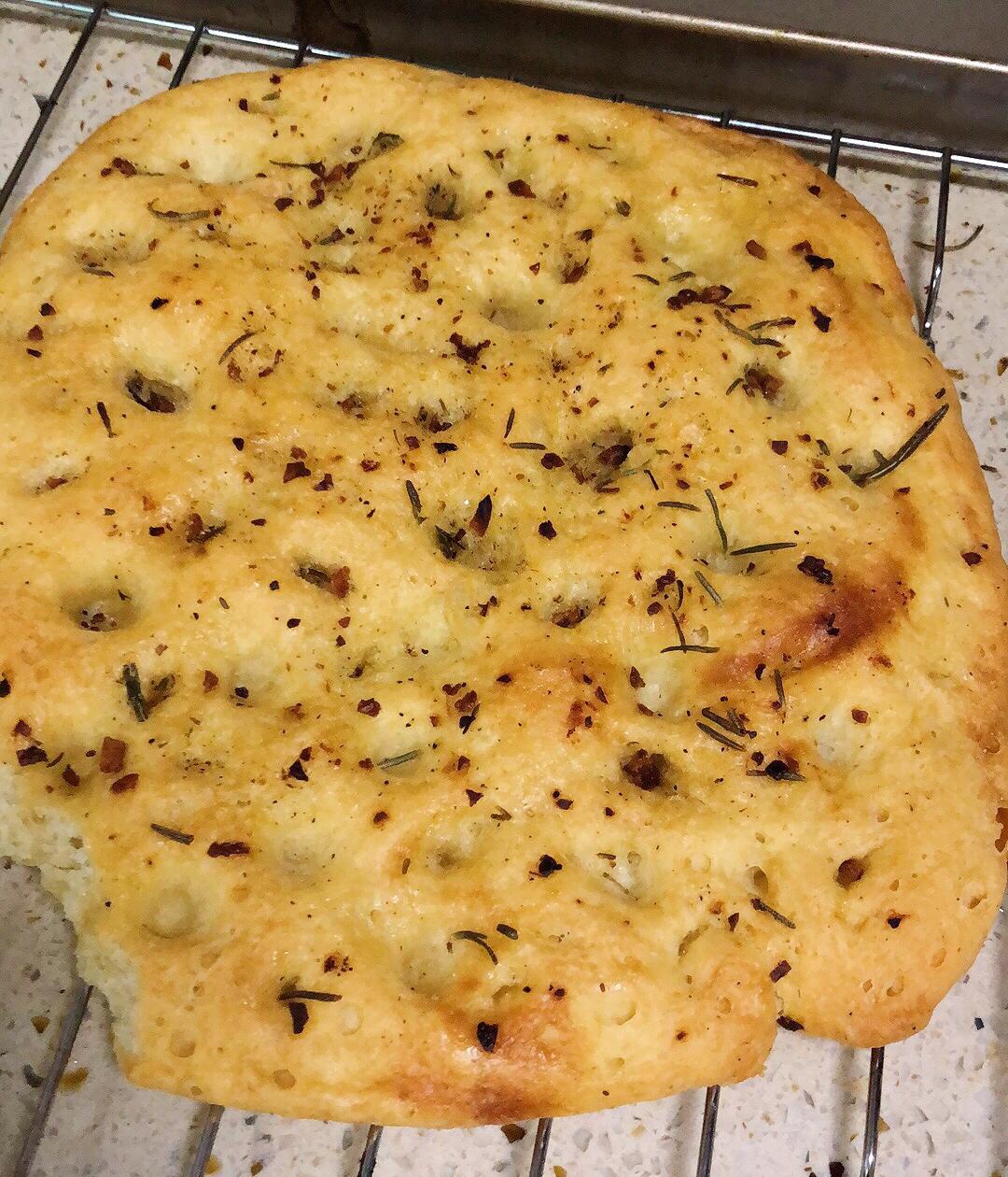 蒜蓉 香料 佛卡夏面包 Focaccia Bread with Garlic & Herbs