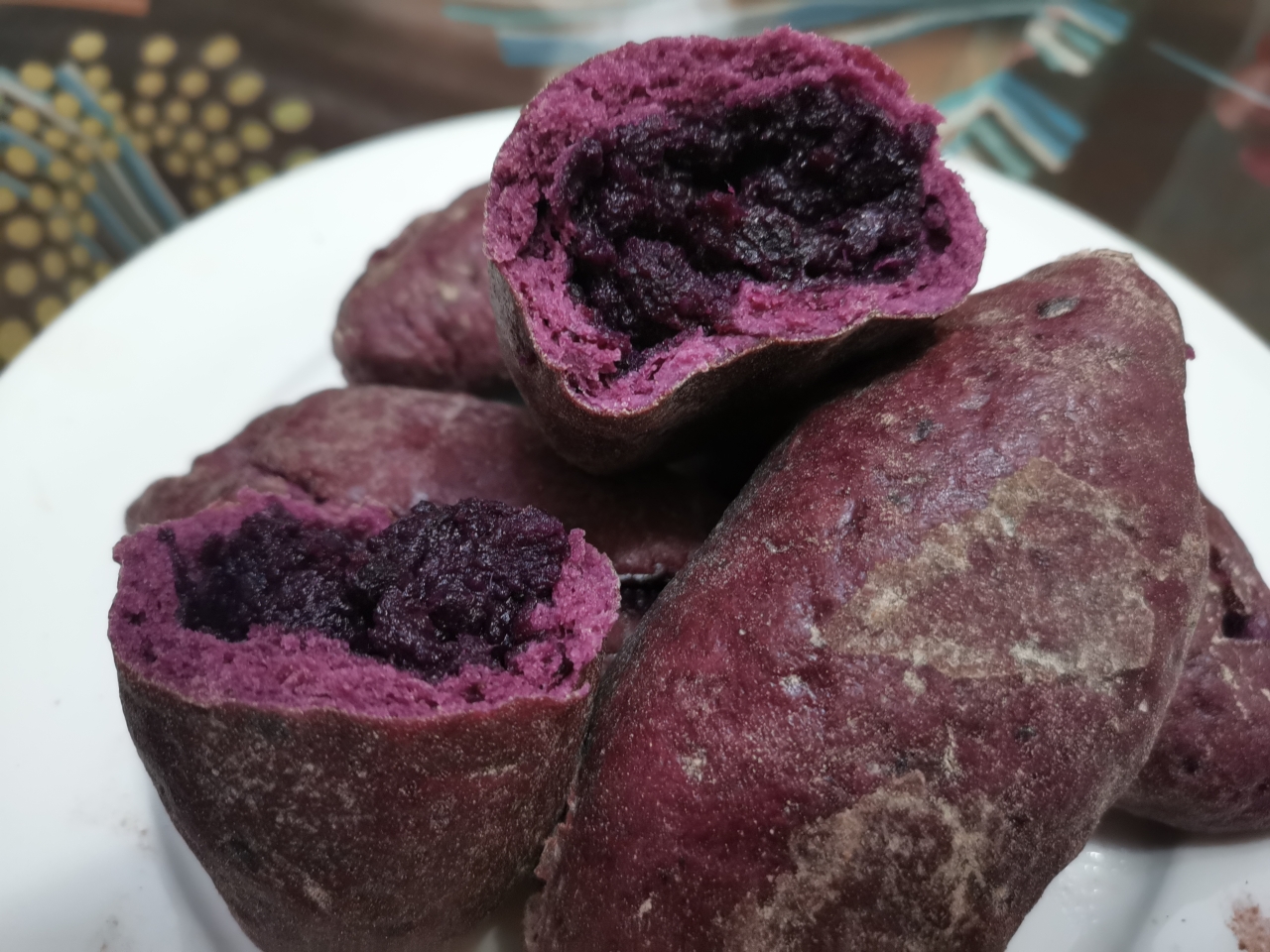 紫薯包紫薯！外边看起来带着泥，吃一口满是奶香的紫薯包子！
