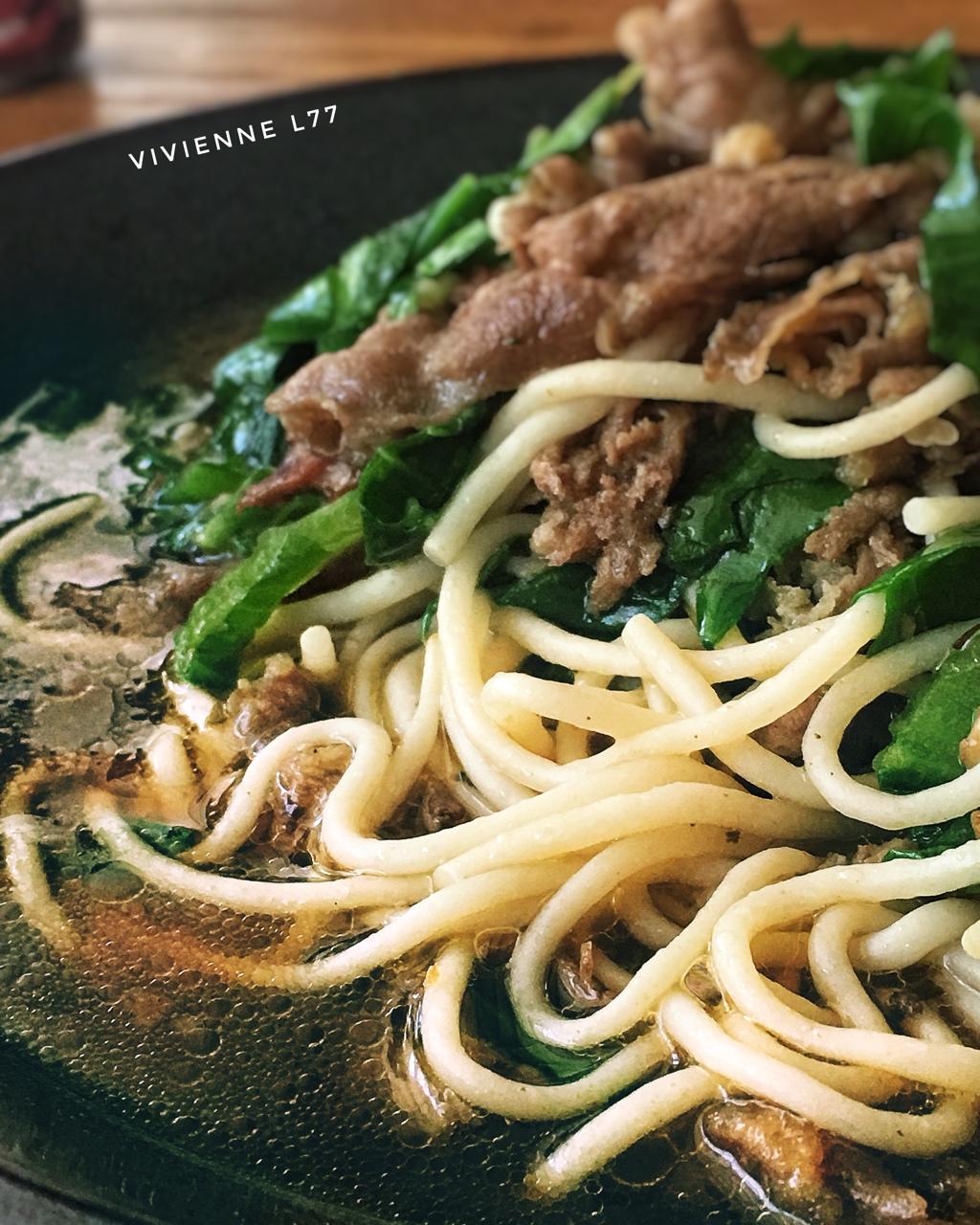 庭前柏树子